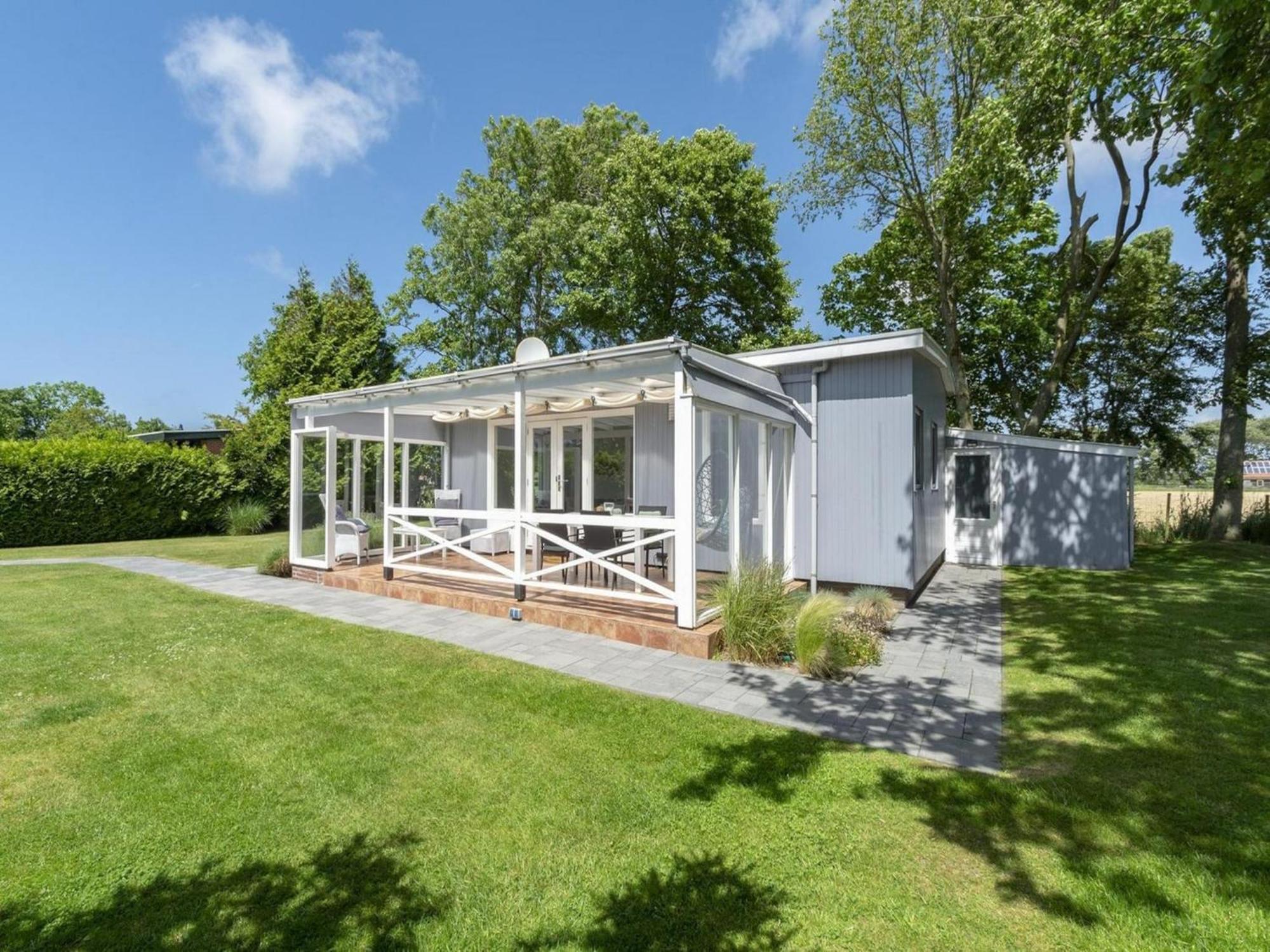 Modern Holiday Home With Large Garden Sint Maartensvlotbrug Экстерьер фото