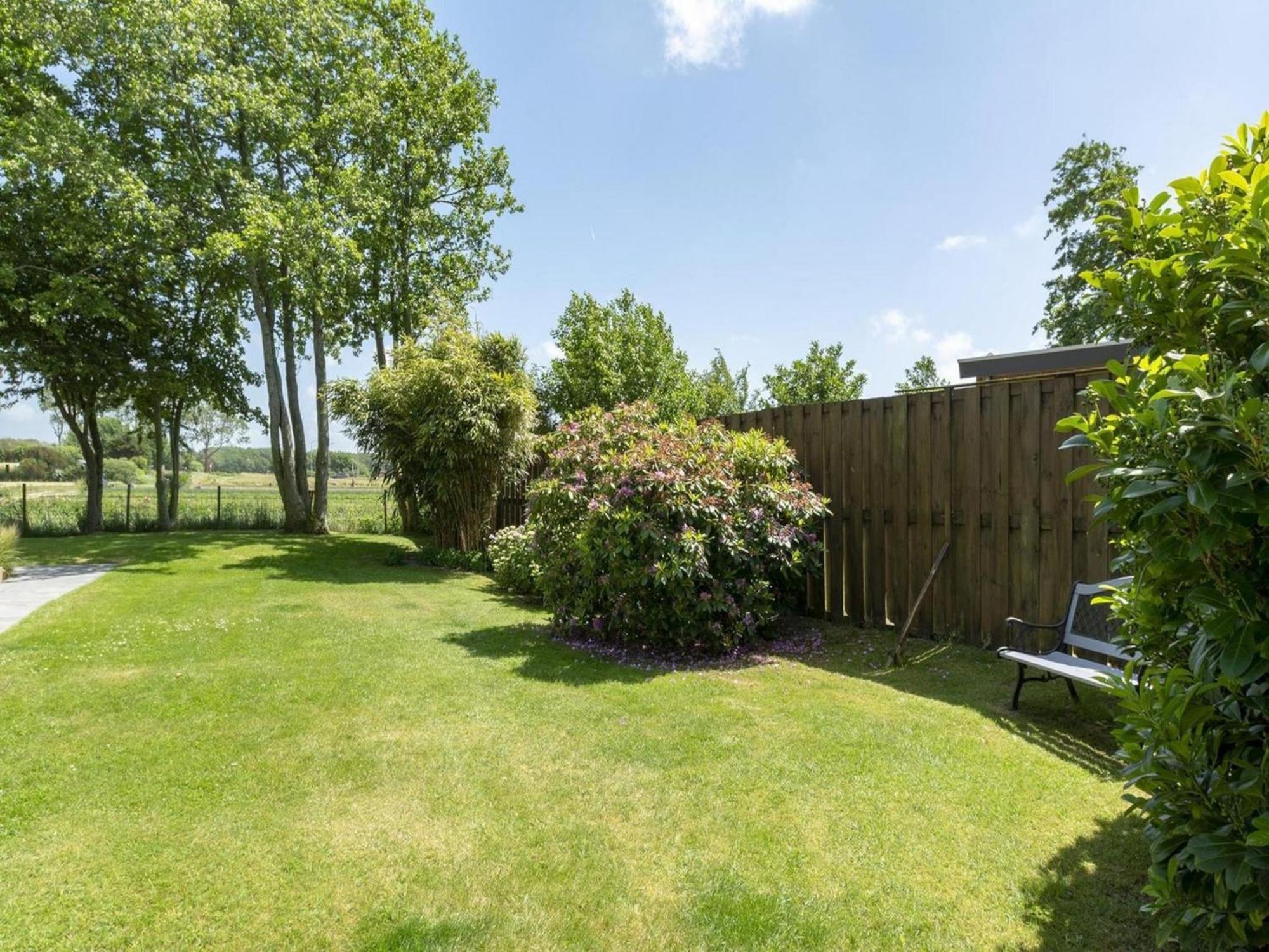 Modern Holiday Home With Large Garden Sint Maartensvlotbrug Экстерьер фото
